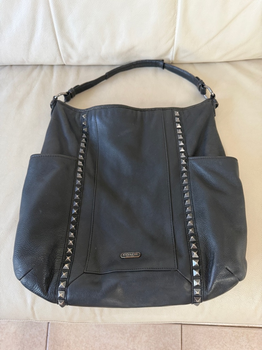 Vintage 2014, Coach Black Leather Studded Shoulder Bag